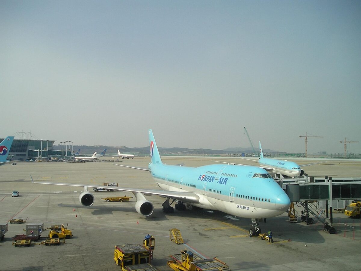 Korean Air passenger plane
